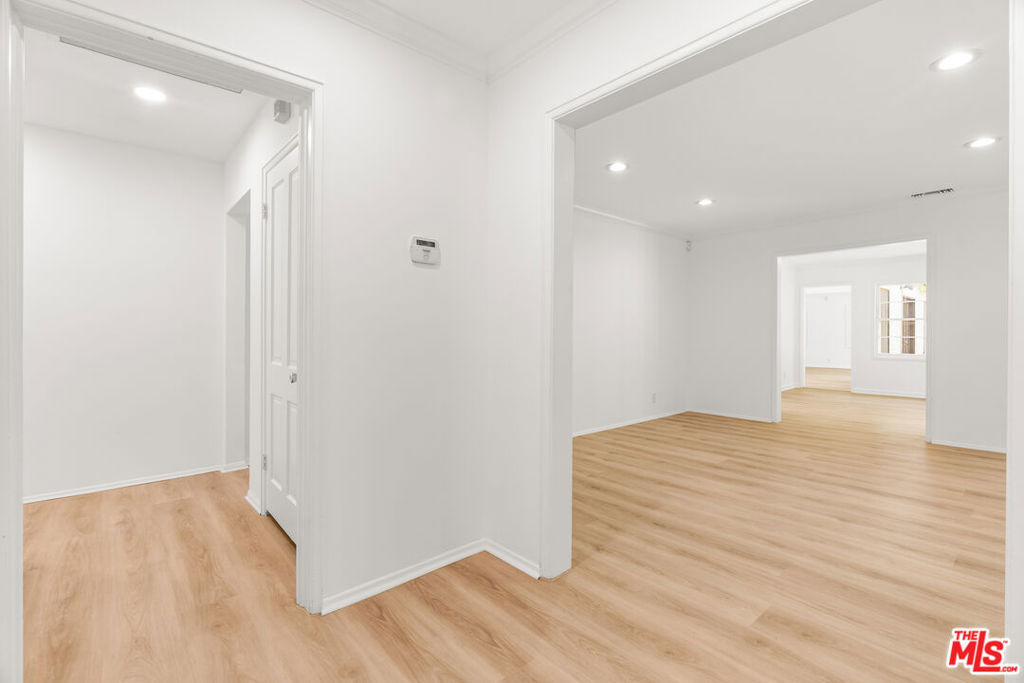 1501 Kelton Avenue - Photo 11