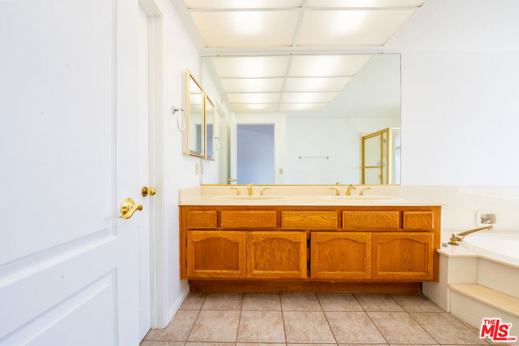 12023 Stone Gate Way - Photo 47