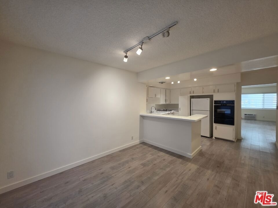1711 Malcolm Avenue - Photo 0