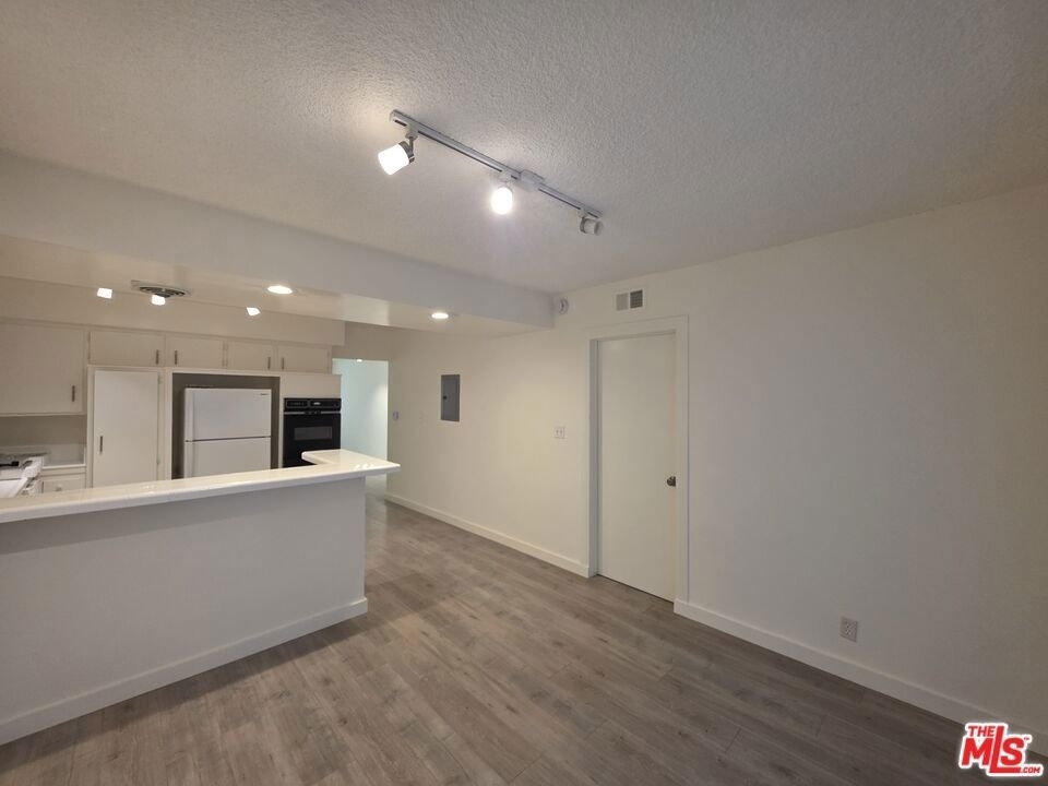 1711 Malcolm Avenue - Photo 2