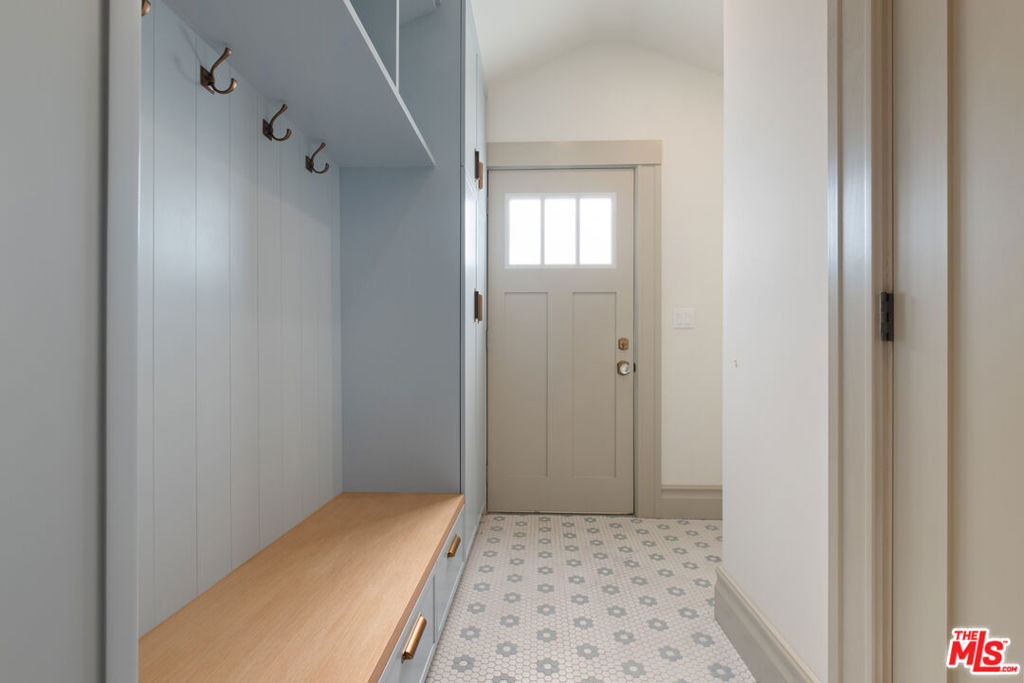 2180 W 31st Street - Photo 13