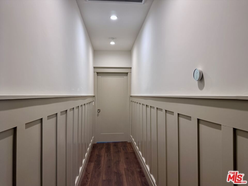 2180 W 31st Street - Photo 18