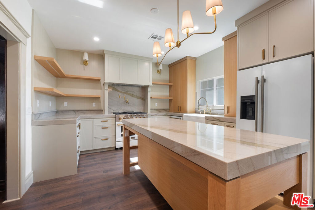 2180 W 31st Street - Photo 10