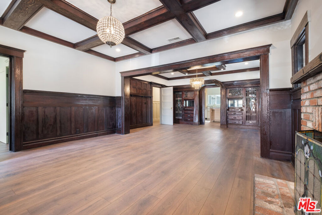 2180 W 31st Street - Photo 7