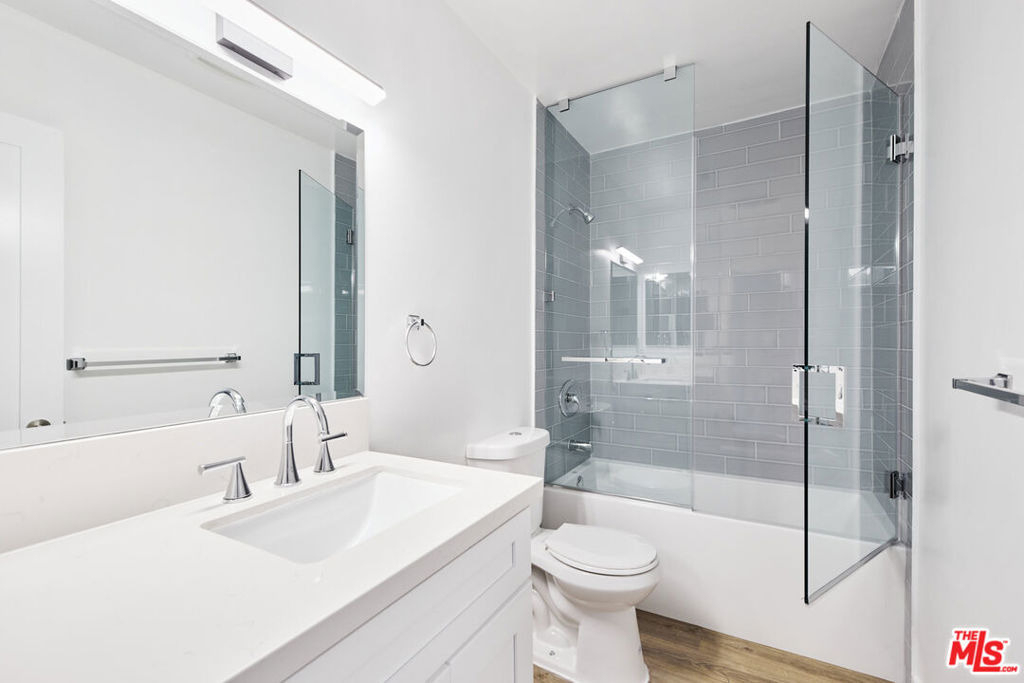 305 San Vicente Boulevard - Photo 11
