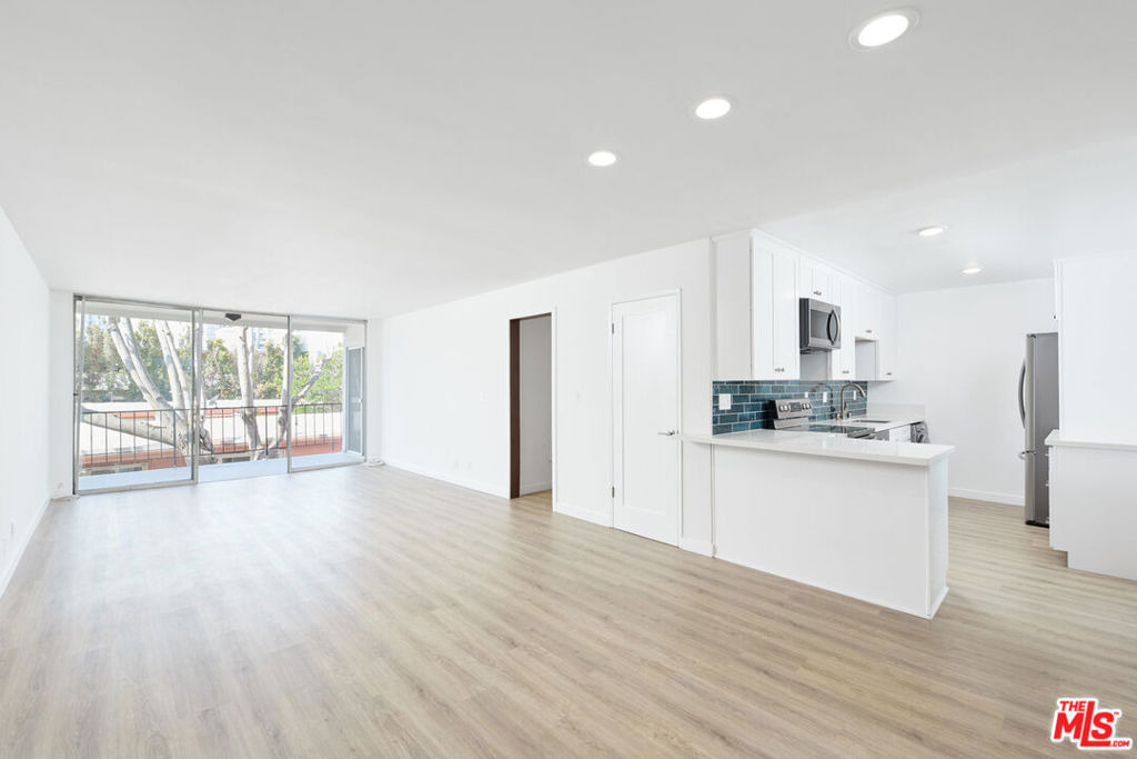 305 San Vicente Boulevard - Photo 0