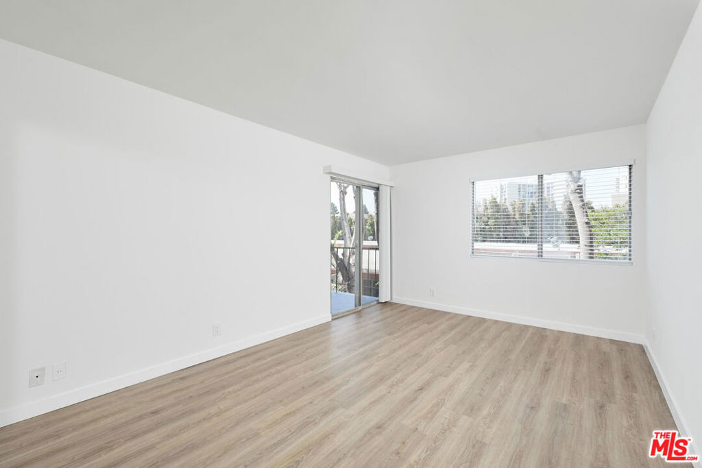 305 San Vicente Boulevard - Photo 12