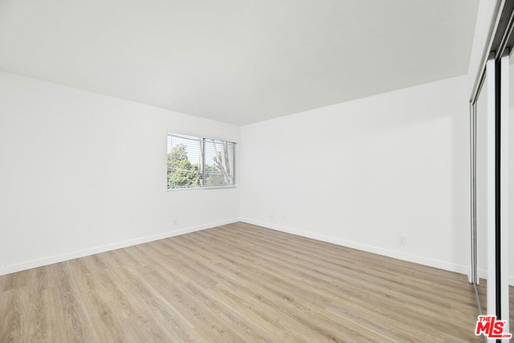 305 San Vicente Boulevard - Photo 9