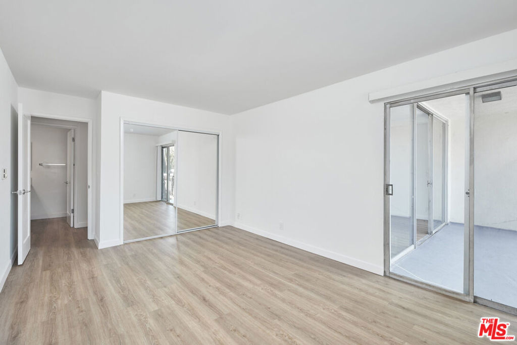 305 San Vicente Boulevard - Photo 13