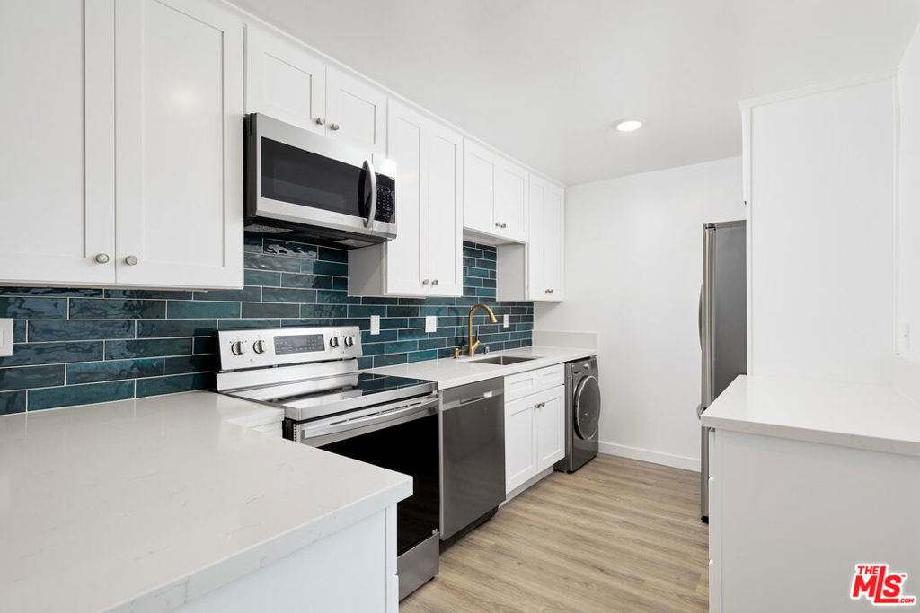 305 San Vicente Boulevard - Photo 2