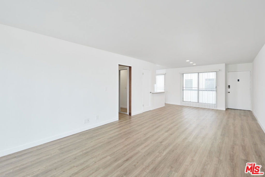 305 San Vicente Boulevard - Photo 7