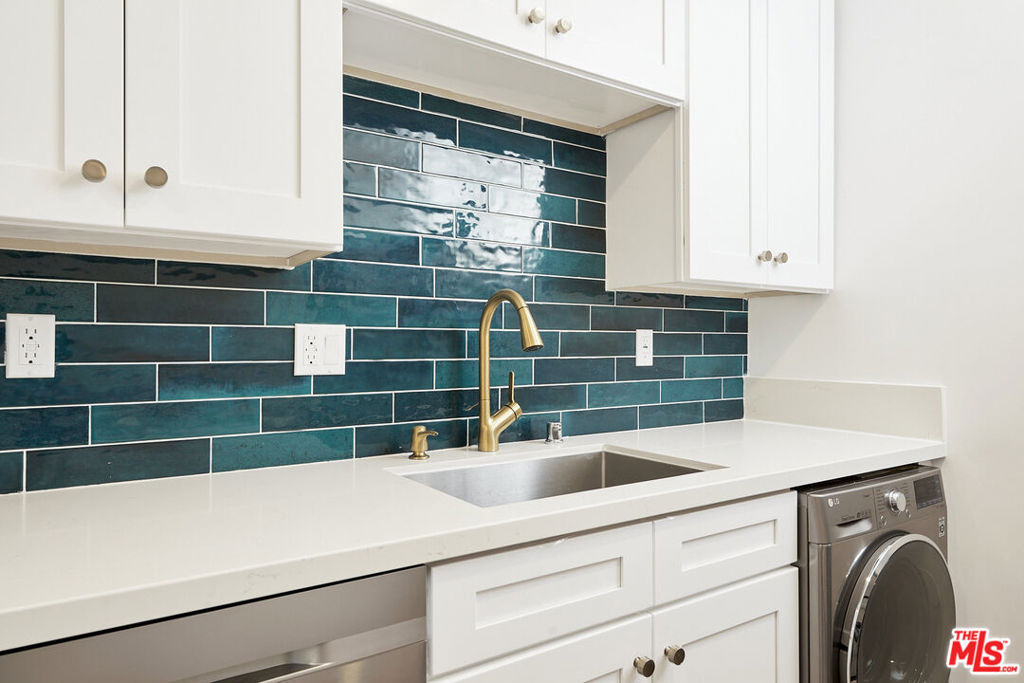 305 San Vicente Boulevard - Photo 3