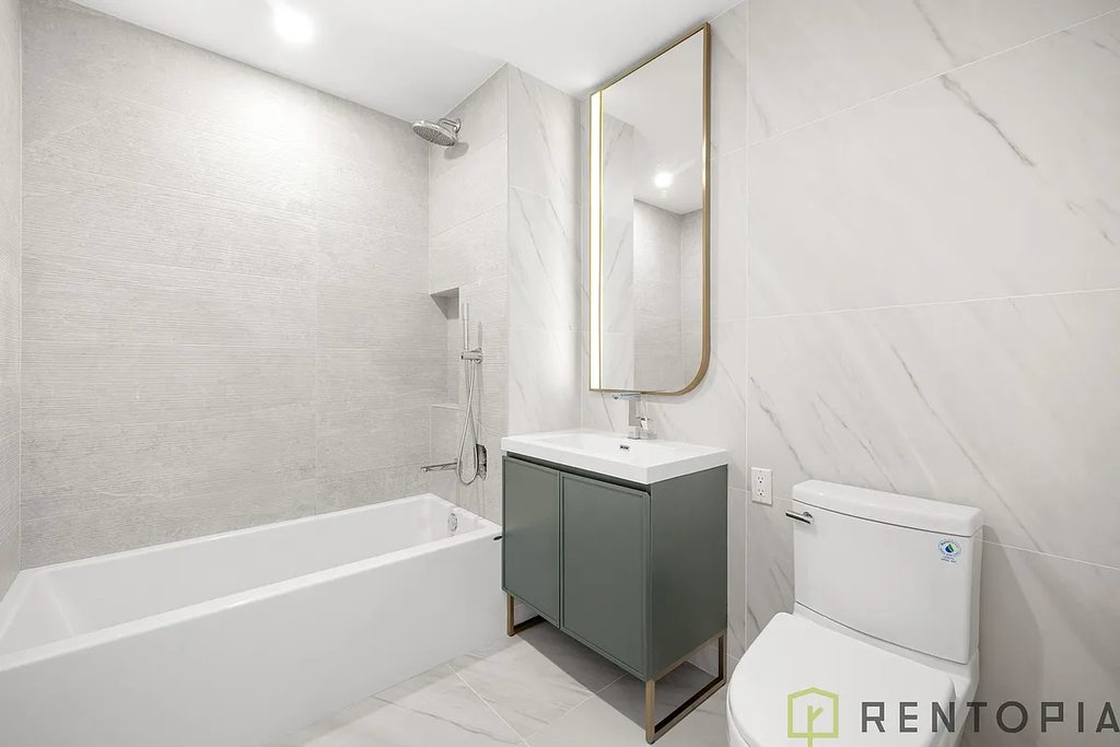 960 Franklin Avenue - Photo 6