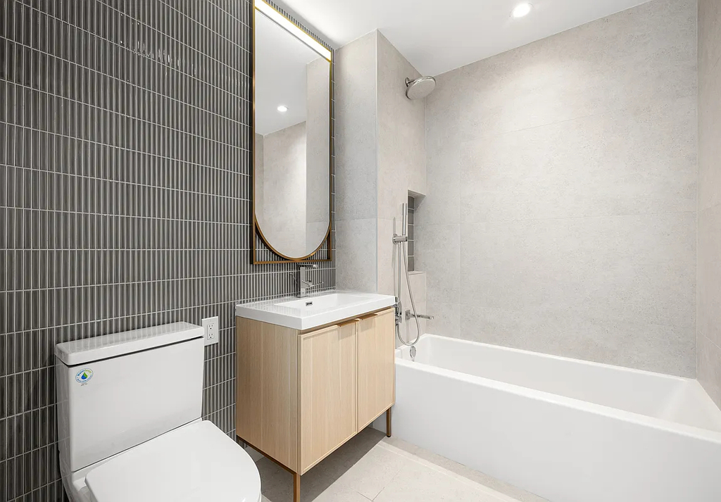 960 Franklin Avenue - Photo 4