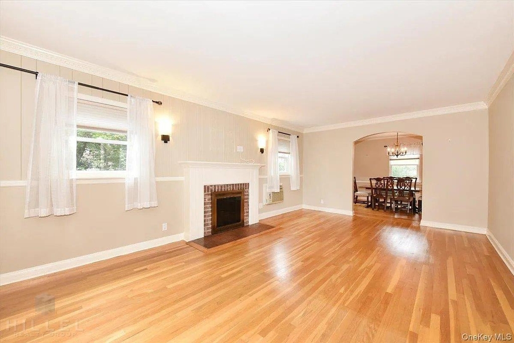 196th Street - Photo 3