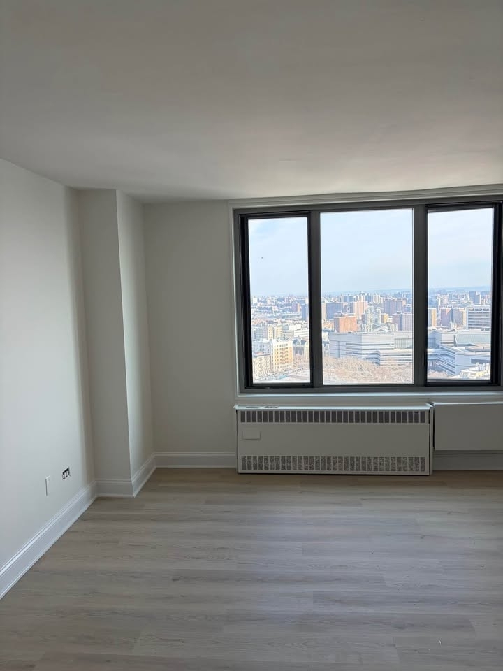 Broadway, Unit E11f - Photo 1