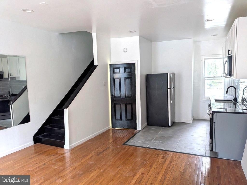 1729 N 24th - Photo 2