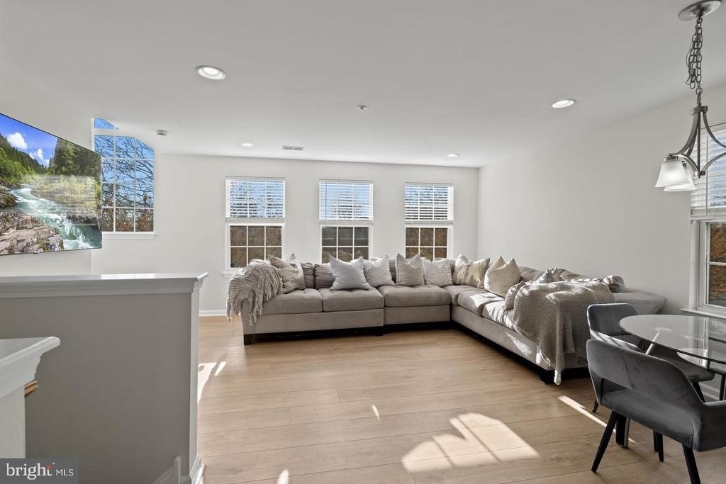 1032 Lamberton Street - Photo 1