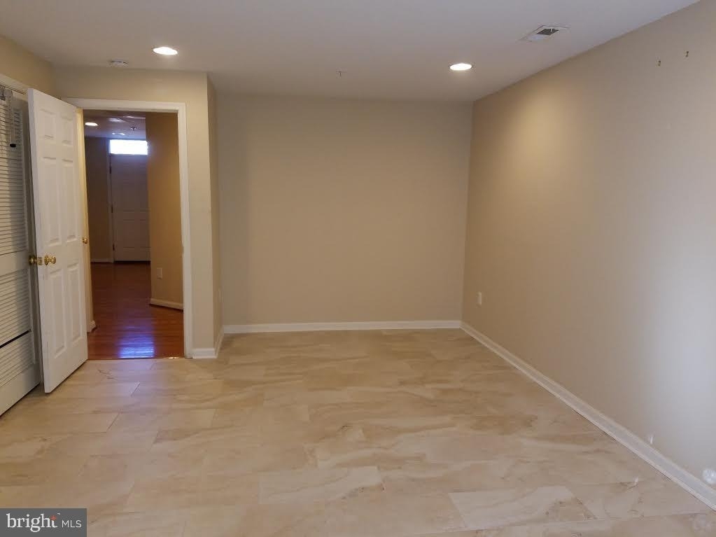 2424 Killarney Terrace - Photo 17