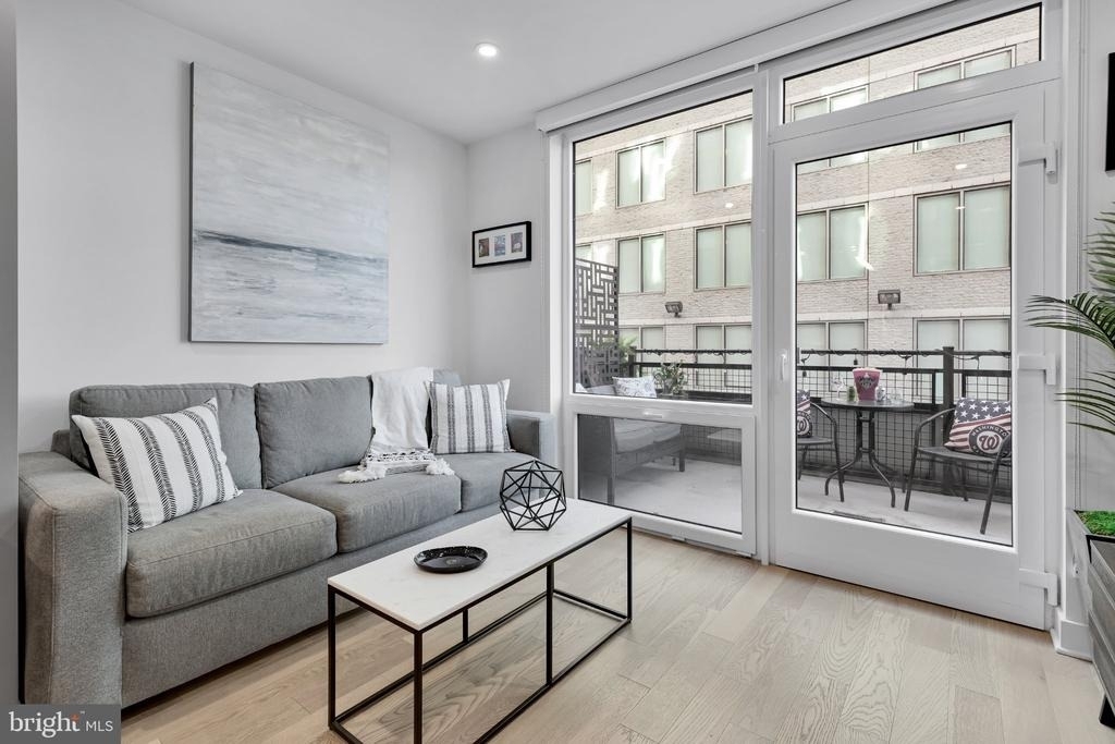 37 L Street Se - Photo 18