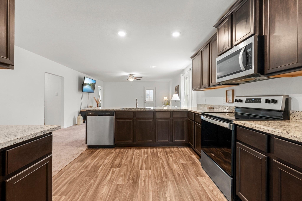 216 Wincanton Ln - Photo 6