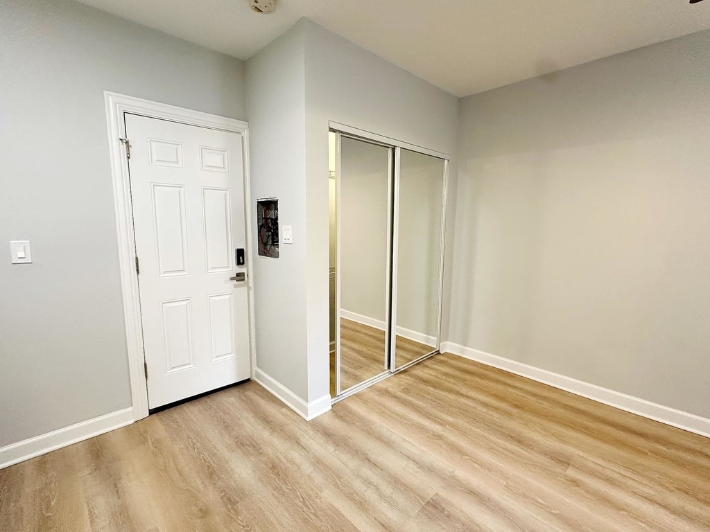 5710 N Winthrop Avenue - Photo 3