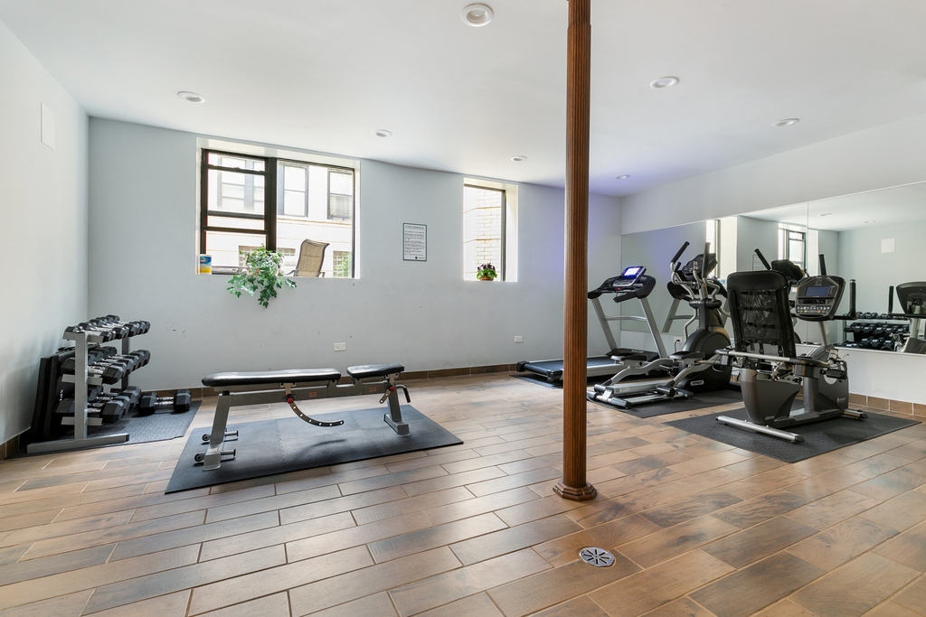 3641 W Dickens Avenue - Photo 8