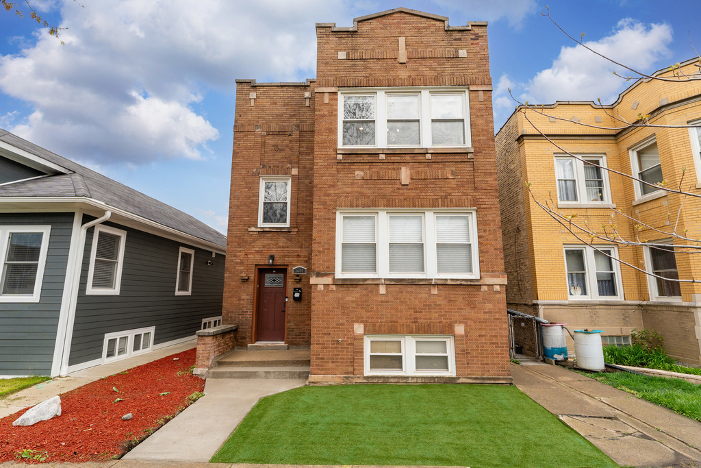 5304 W Cornelia Avenue - Photo 0