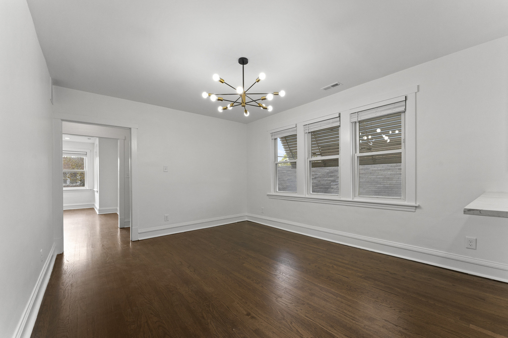5304 W Cornelia Avenue - Photo 8