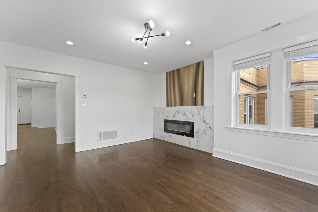 5304 W Cornelia Avenue - Photo 9