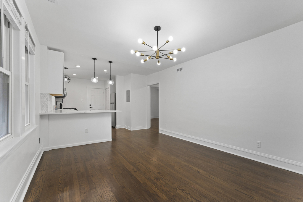 5304 W Cornelia Avenue - Photo 3