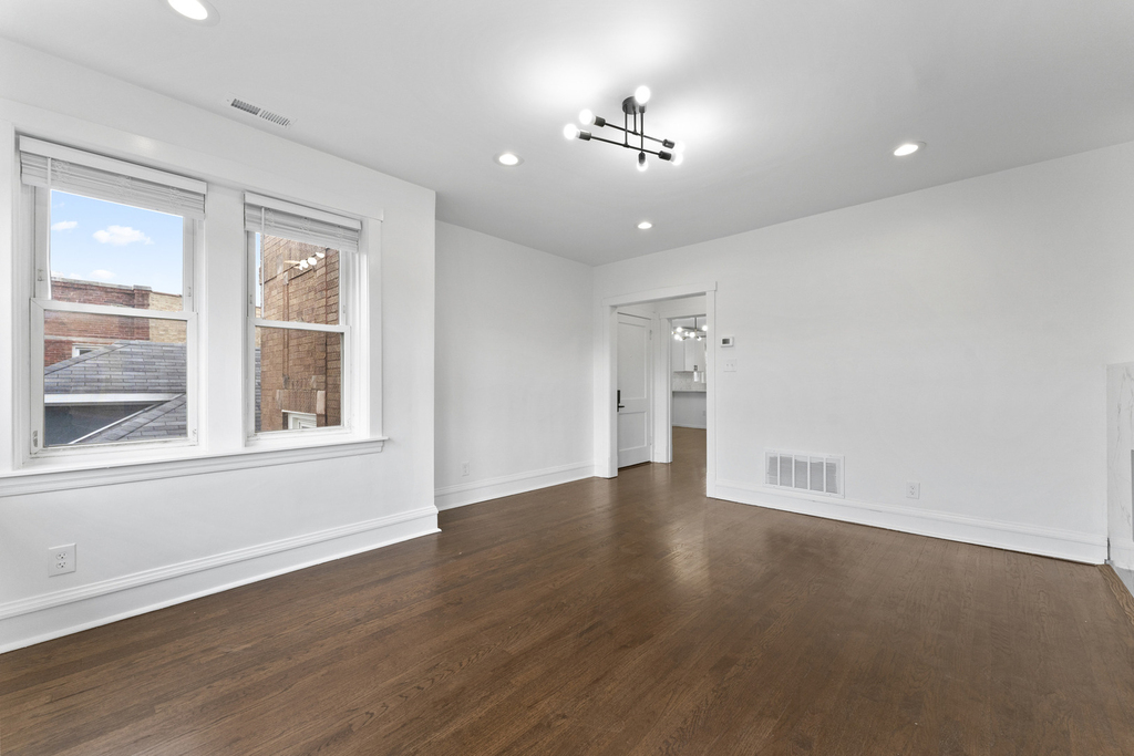5304 W Cornelia Avenue - Photo 5
