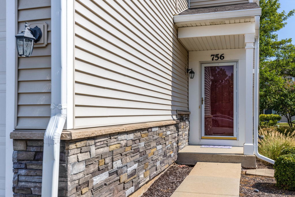 756 Woodewind Drive - Photo 3