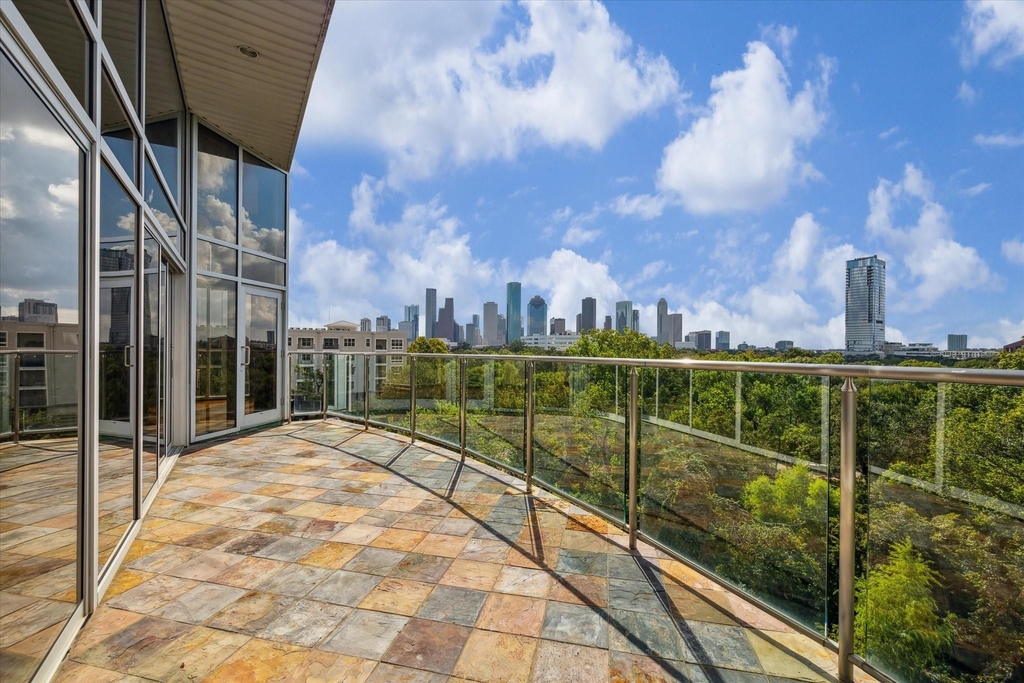 2515 Washington Avenue - Photo 0
