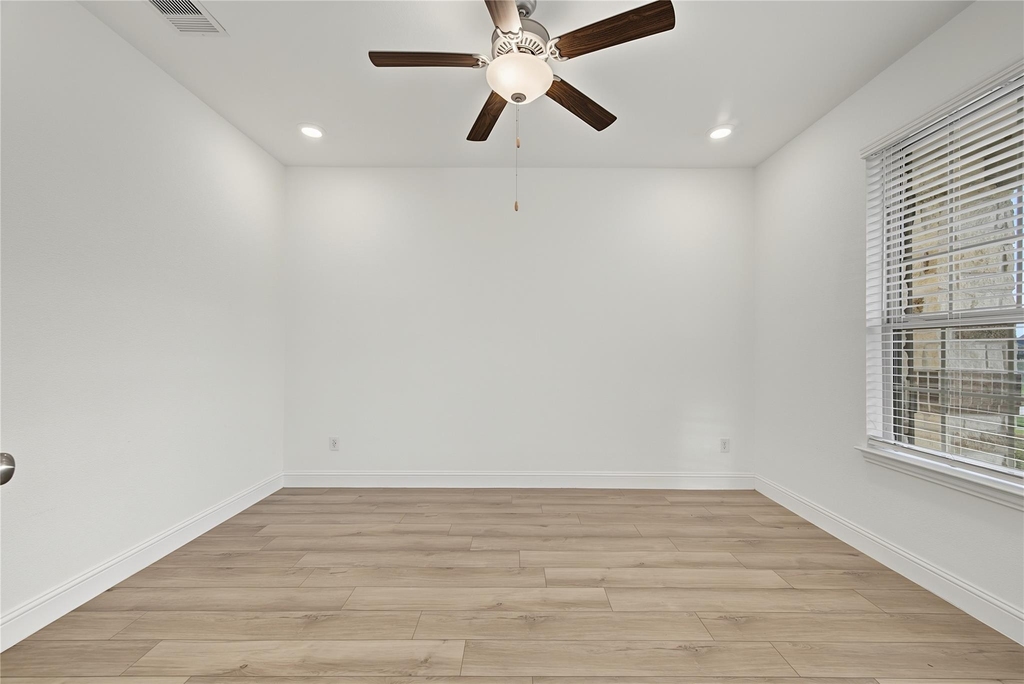 4802 Albany Shores - Photo 5