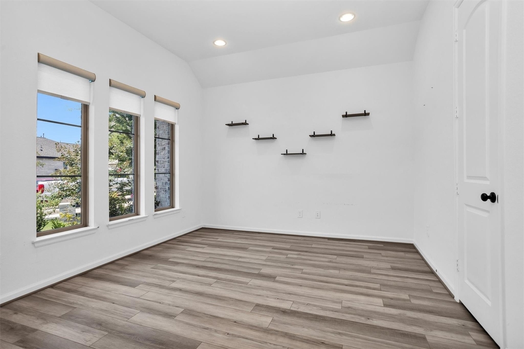 18402 Circle Bar Ranch Court - Photo 4