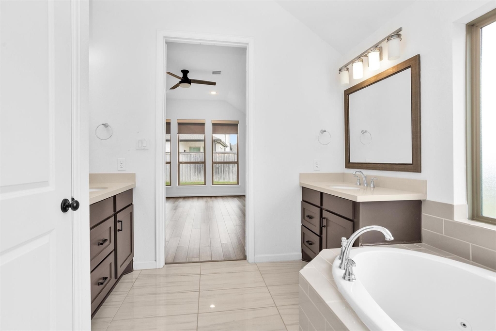 18402 Circle Bar Ranch Court - Photo 17
