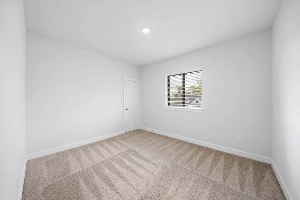 1502 Noble Park Drive - Photo 16