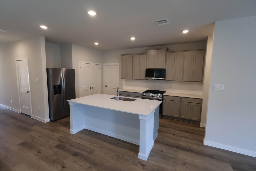 7855 Bergamot Circle - Photo 3