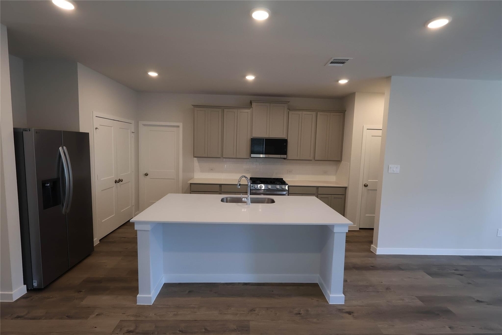 7855 Bergamot Circle - Photo 4