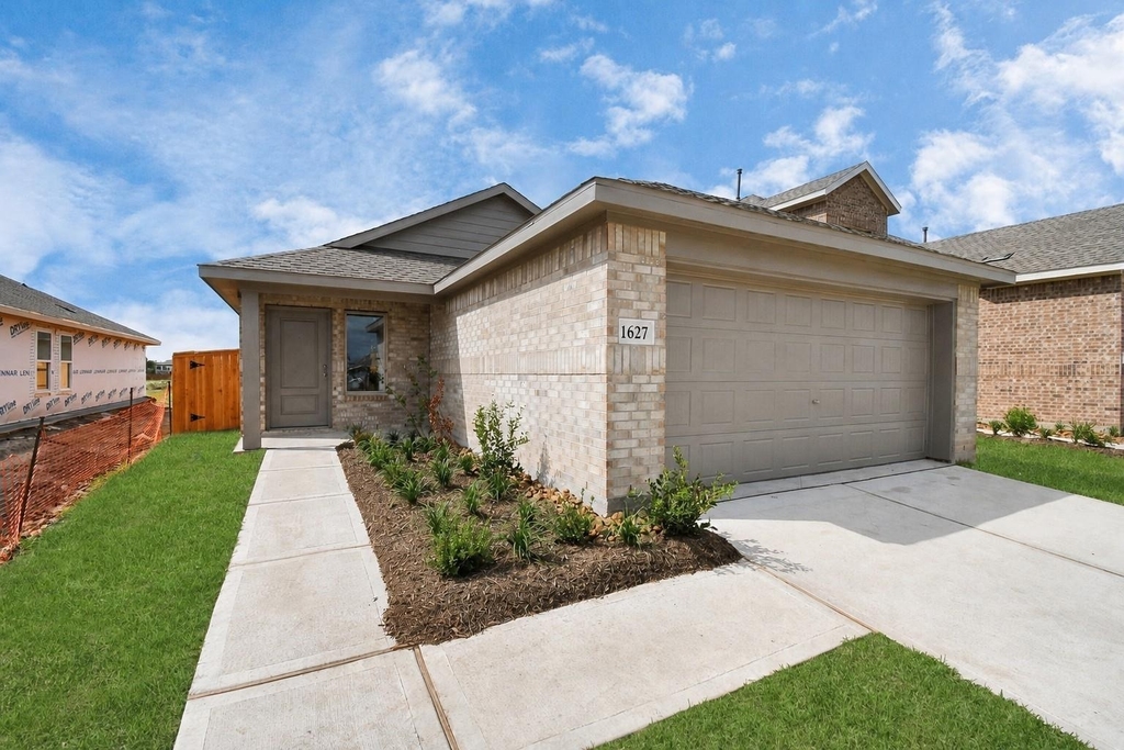 1627 Windrose Bend - Photo 0