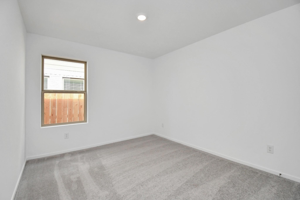 1627 Windrose Bend - Photo 19