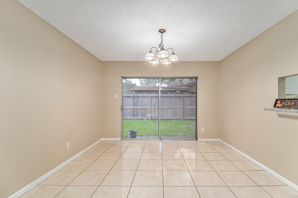 819 Seamaster Drive - Photo 2