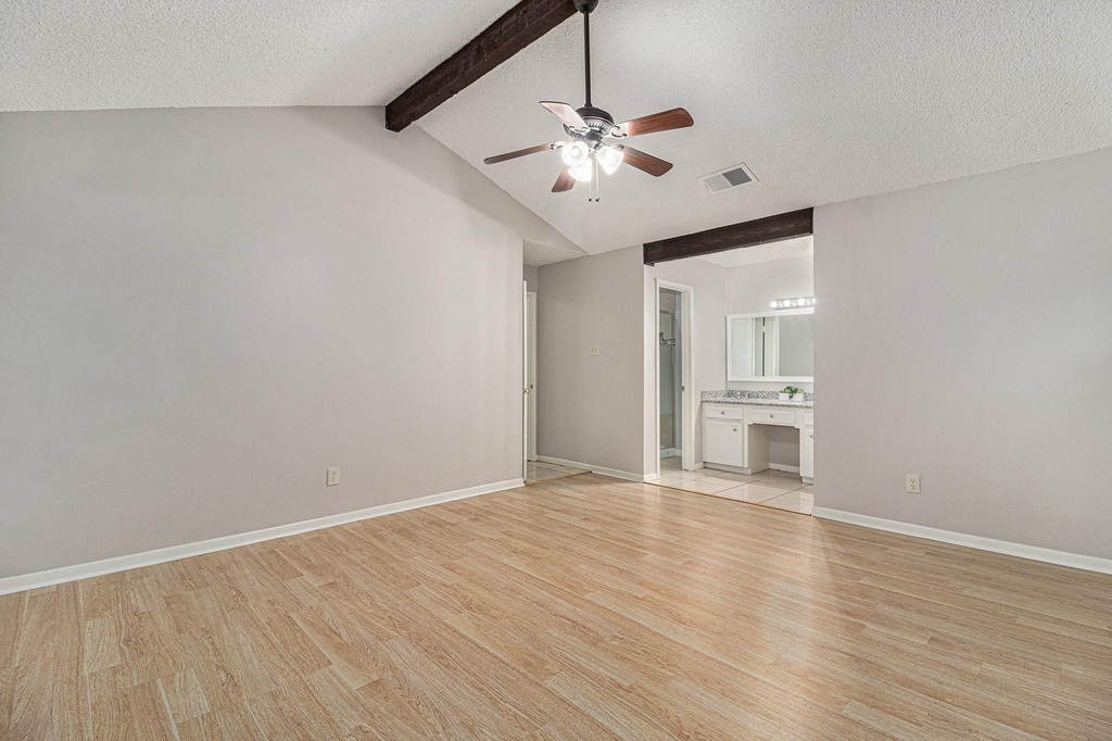 819 Seamaster Drive - Photo 7