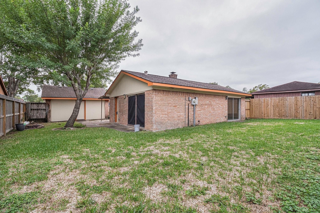 819 Seamaster Drive - Photo 13