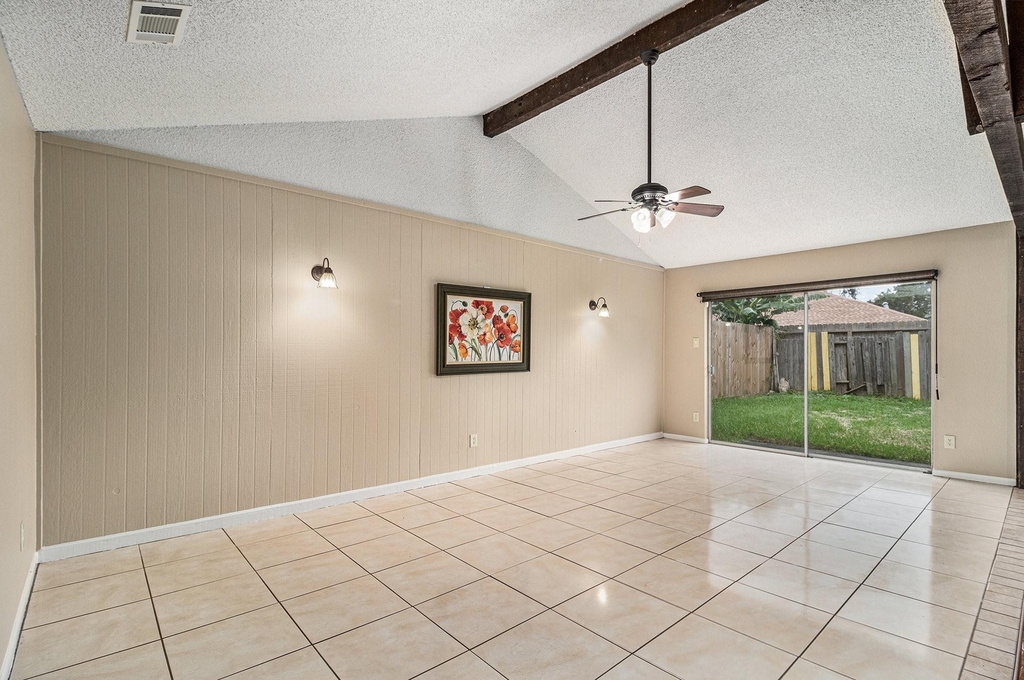 819 Seamaster Drive - Photo 4