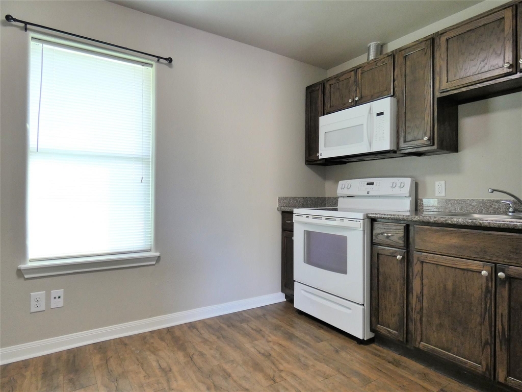 507 Houston Street - Photo 4