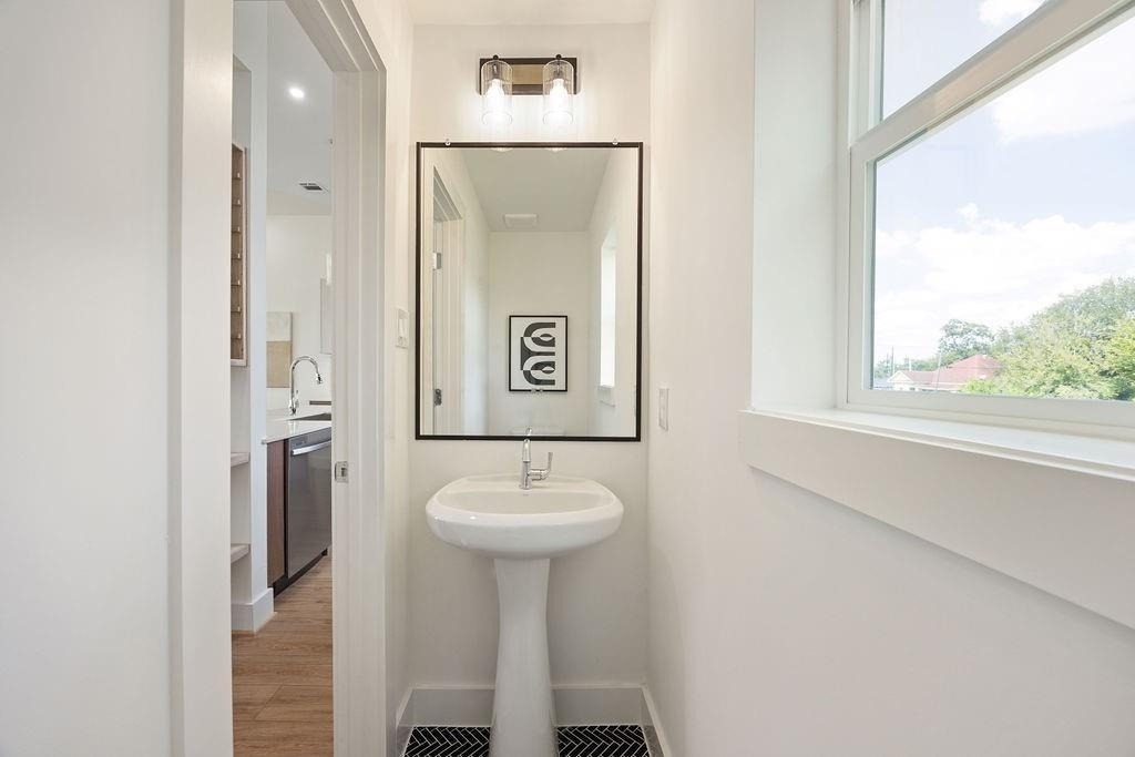 1713 Mary Street - Photo 17