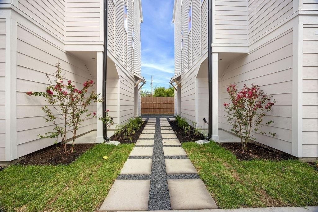 1713 Mary Street - Photo 27