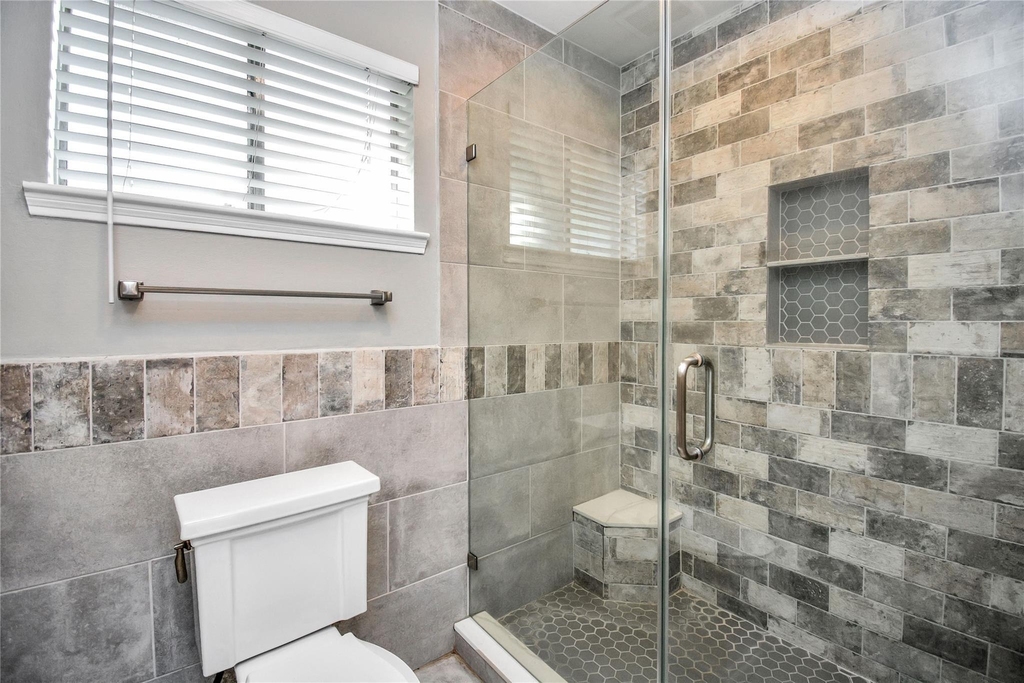 22218 Deville Drive - Photo 10